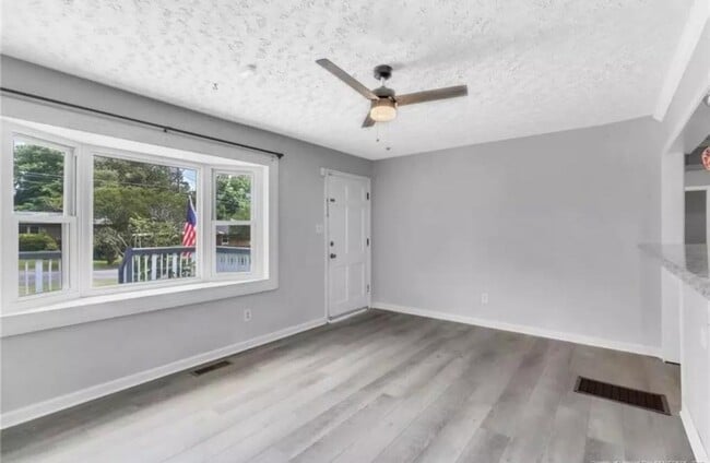 Building Photo - 5409 Sumac Cir