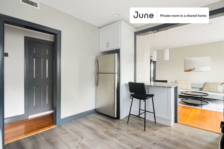 Building Photo - Room in Shared 4 bed/2 bath home