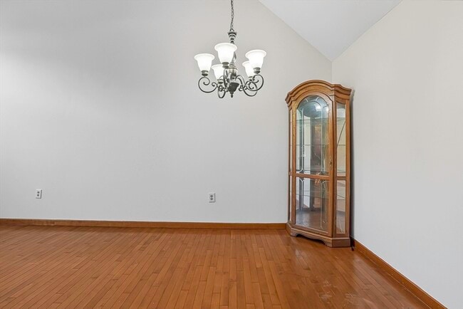 Building Photo - 237 South St