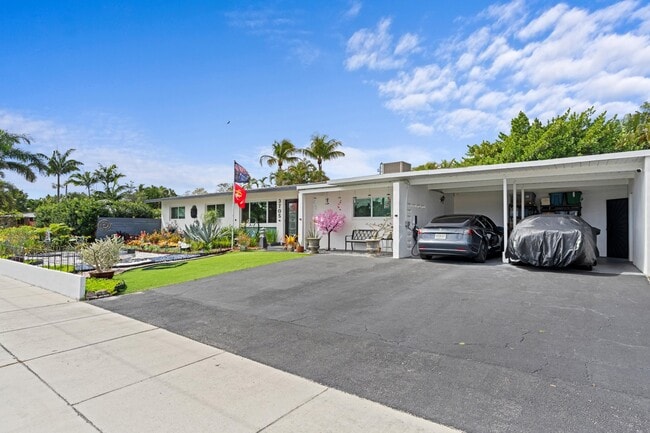 Building Photo - 3705 NE 16th Ave