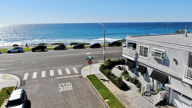 Building Photo - 3690 Carlsbad Blvd