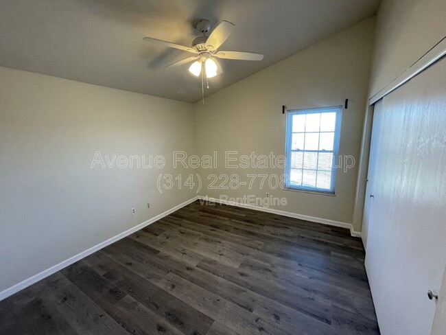 Building Photo - 1231 Creve Coeur Crossing Ln