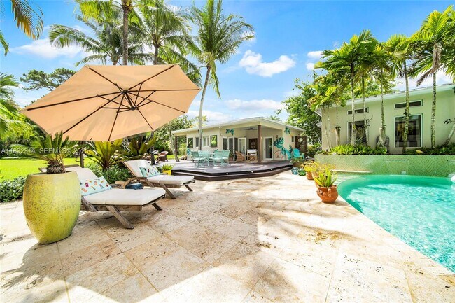 Building Photo - 6645 SW 73rd Ct