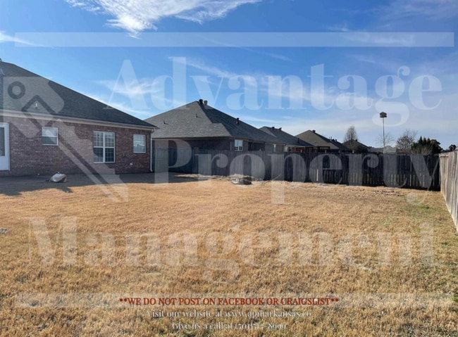 Building Photo - 2520 Zoysia Ln