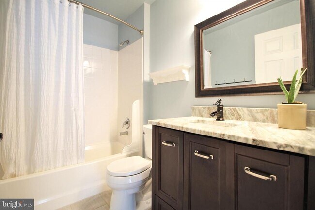Building Photo - 2531 Transom Pl