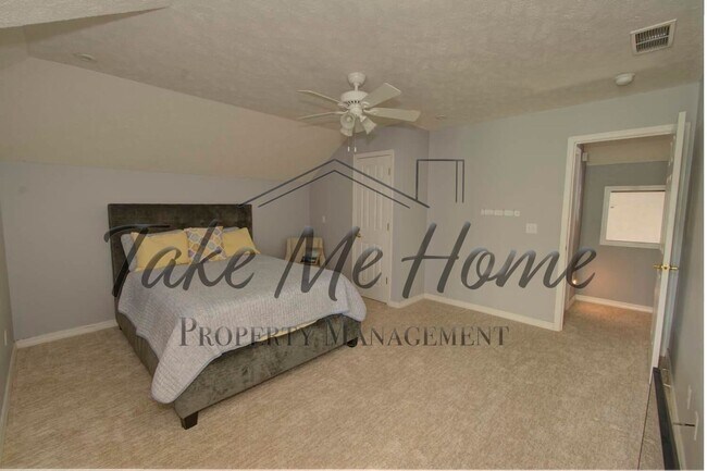 Building Photo - 3 Bedroom 2.5 Baths in Kickapoo District!