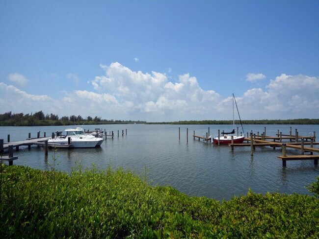 Building Photo - 5151 Jimmy Buffett Mem Hwy