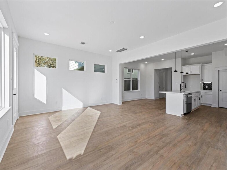 Building Photo - 4609 Terry St