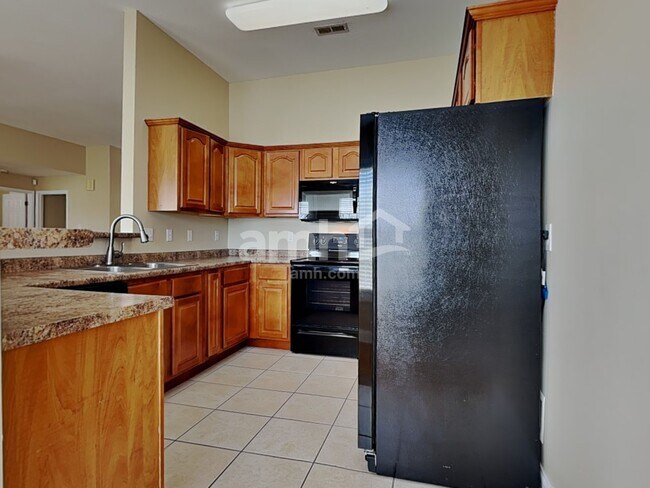 Building Photo - 1061 Saint Johns Dr