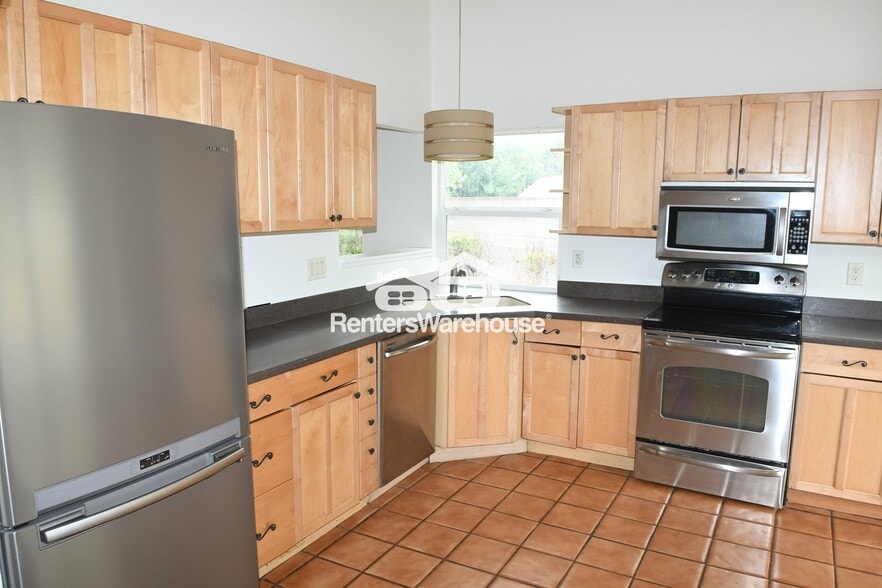 Building Photo - 938 N Evergreen Ct