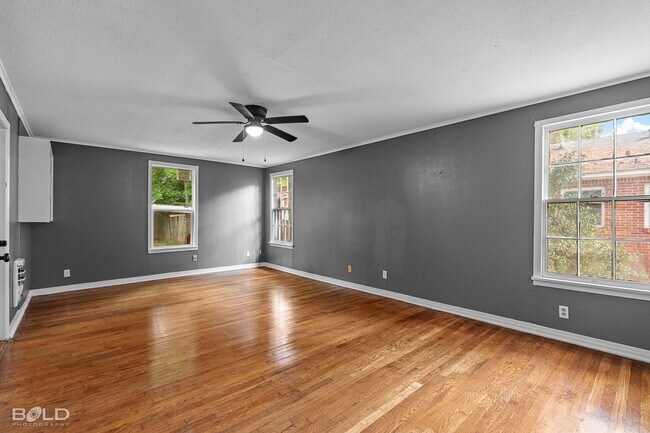 Building Photo - 1137 Schex Dr