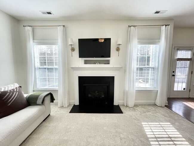 Building Photo - 126 Watchmen Ln