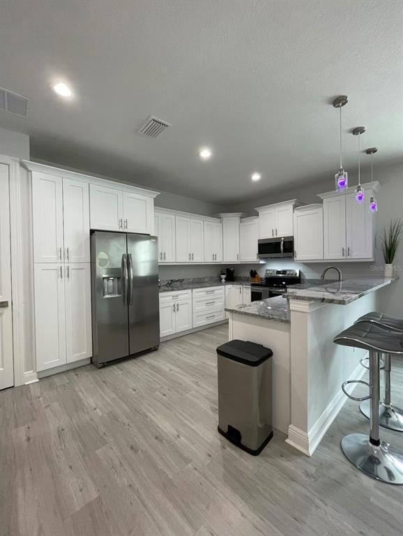 Building Photo - 405 S Westland Ave