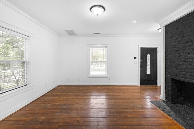 Building Photo - 815 E Davie St