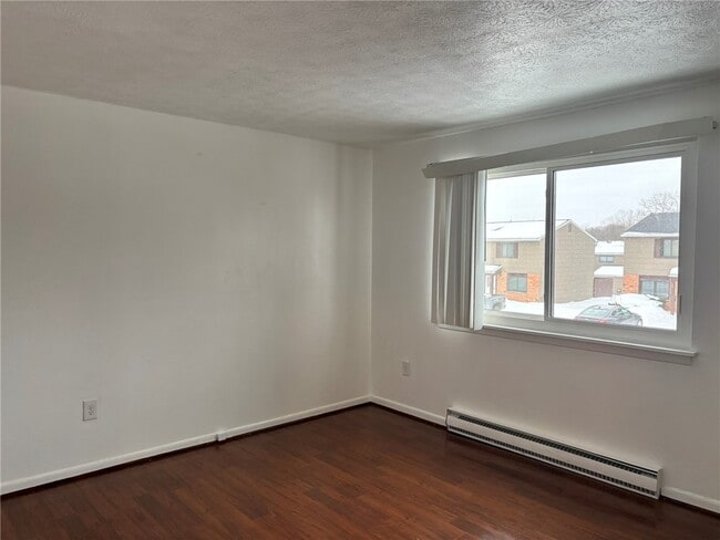 Building Photo - 223 Autumn Chapel Way