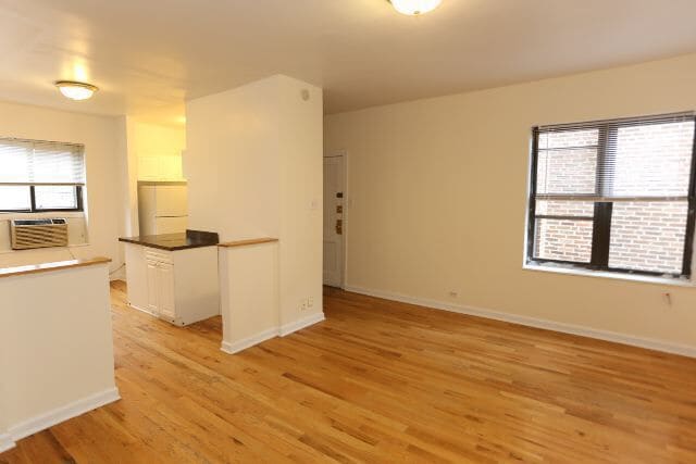 Building Photo - 3723 N Pine Grv