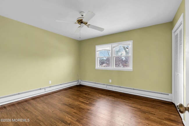 Building Photo - 613 Champlain St