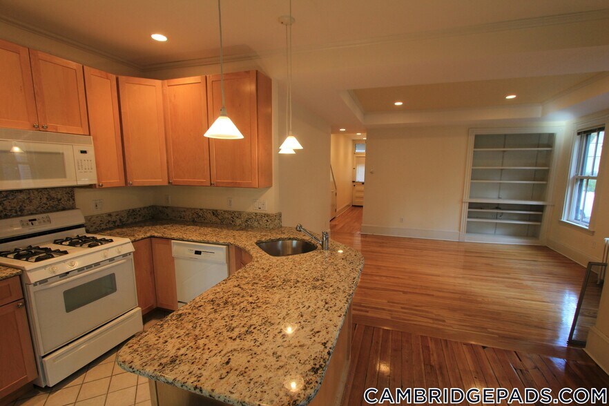 Building Photo - 28 Healey St