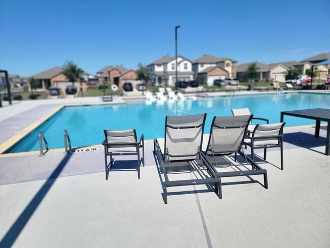 Building Photo - 2212 Cliffbrake Wy