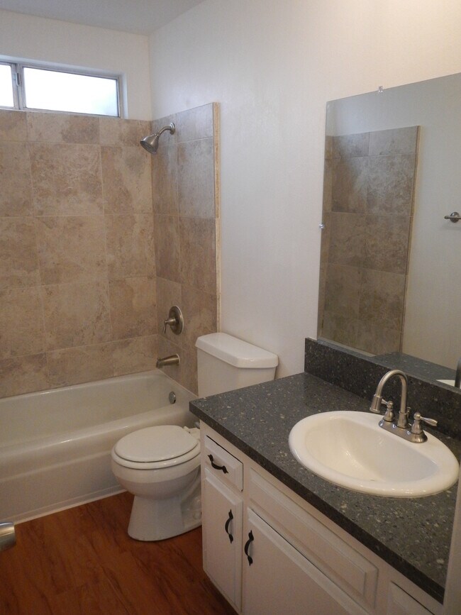 Building Photo - 130 Delano St