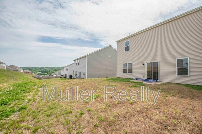 Building Photo - 173 Ash Ave