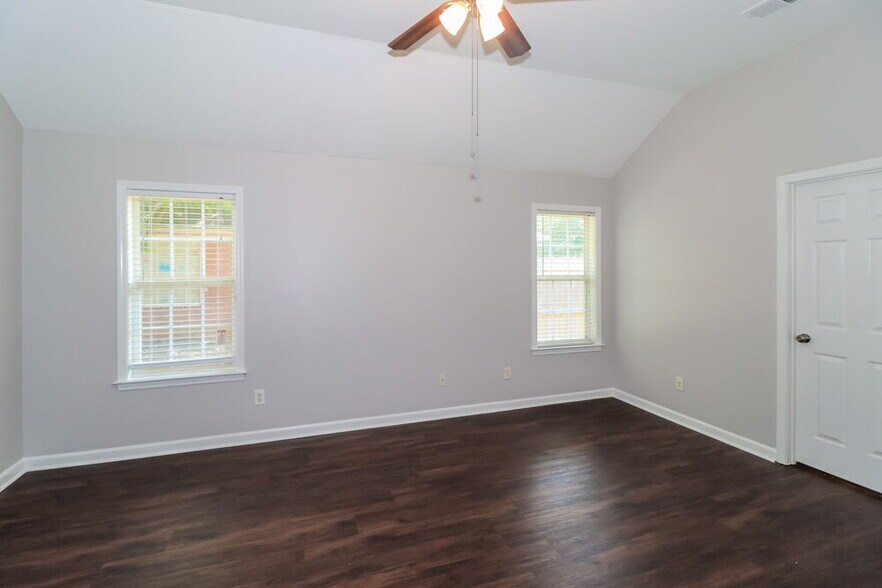Building Photo - 1647 Durhamshire Cove