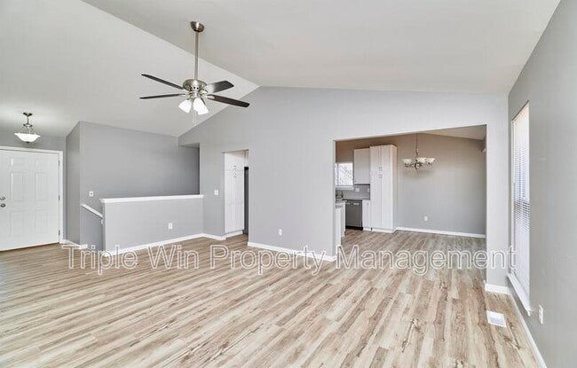 Building Photo - 4927 Triple Tree Ct