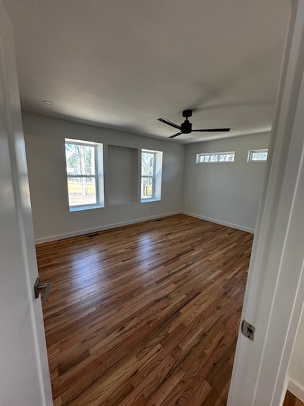 Building Photo - 190 Sedalia Ct