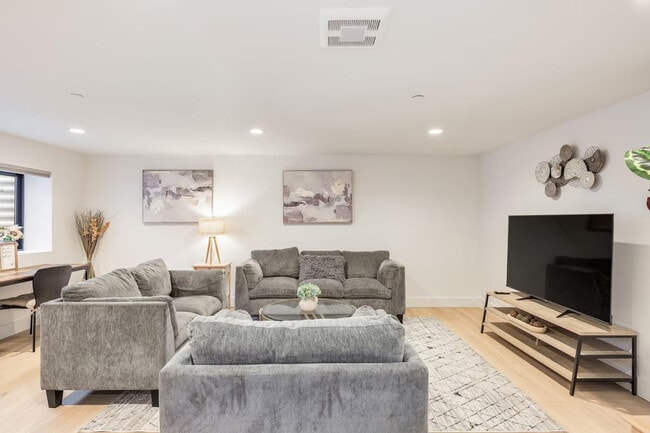 Building Photo - 115 110th Pl SE