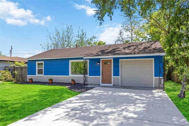 Building Photo - 5206 Willow Glen Dr