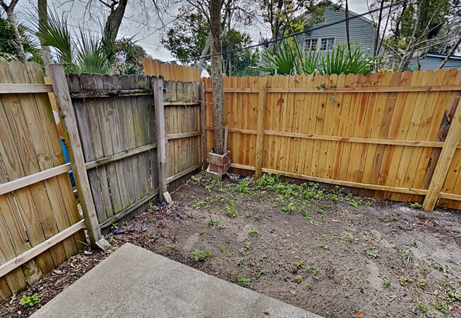 Building Photo - 158 Highland Ave