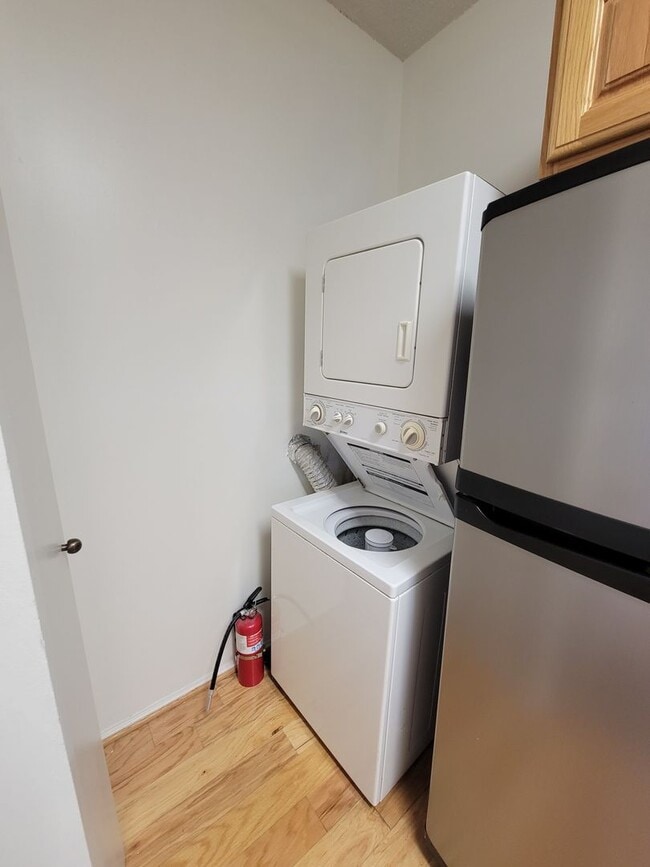 Building Photo - PENTHOUSE CONDO! ROSSLYN!