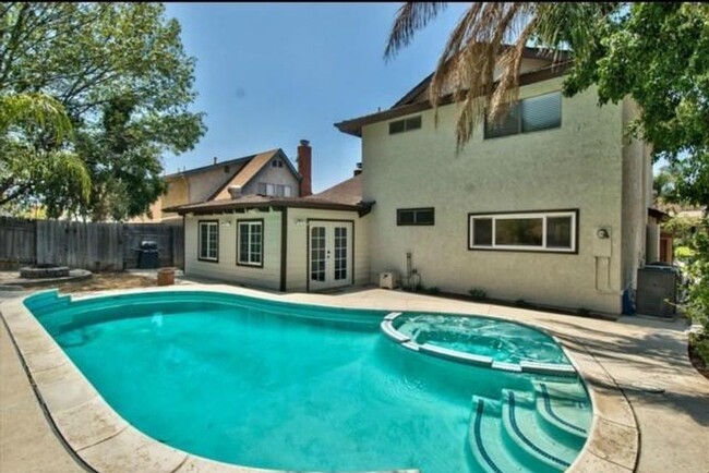 Building Photo - Two Story 4Bd 2Ba Pool Home in Corona