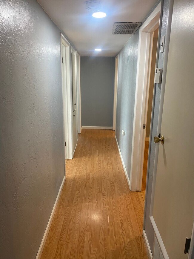 Building Photo - *Wait list full- Currently not accepting applications* Lovely home near Mt. Whitney High School