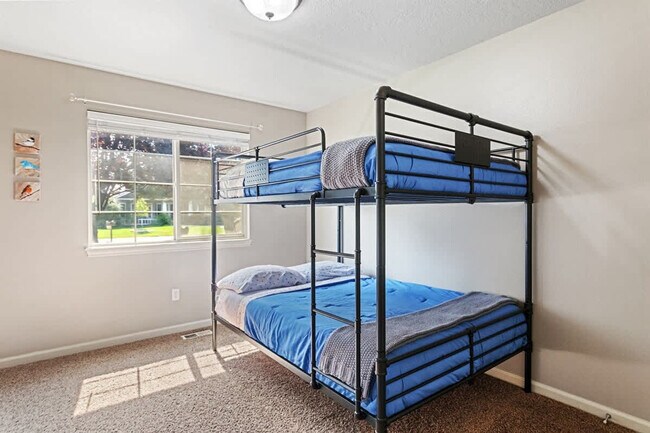 Building Photo - 2480 W San Remo Ct