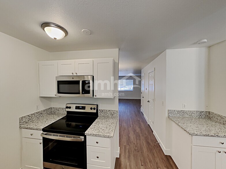 Building Photo - 16961 SW Cashew Way