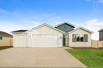 Building Photo - 308 Ravello St