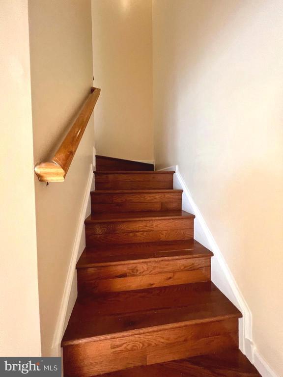 Building Photo - 19 Bruce Dr