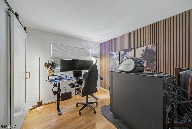 Building Photo - 5 Forest Dr