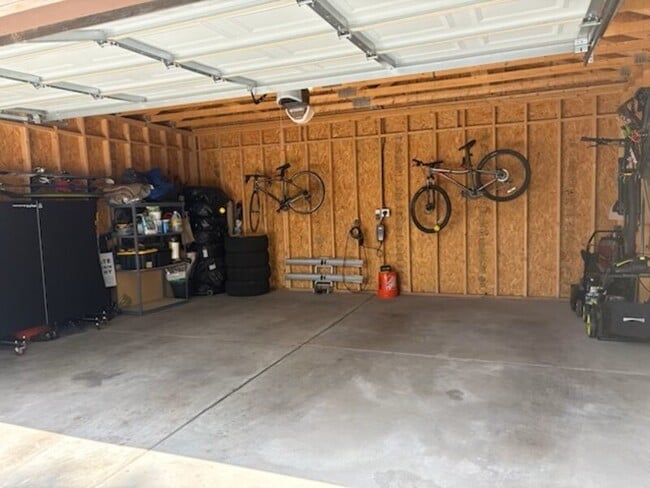 Building Photo - 550 Dudley St