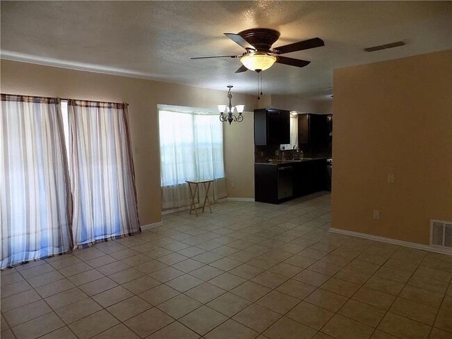 Building Photo - 8402 Leesburg Cir