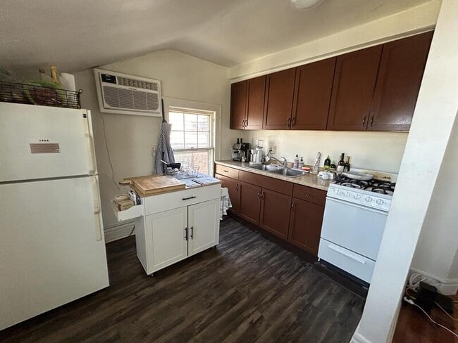 Building Photo - 29 Langdon St