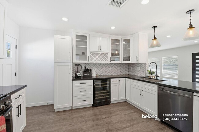 Building Photo - 17055 Gault St