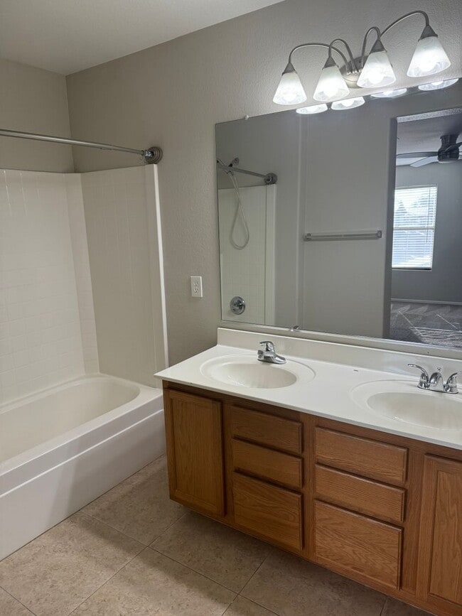 Building Photo - Fantastic 3-bedroom, 2-bathroom townhome