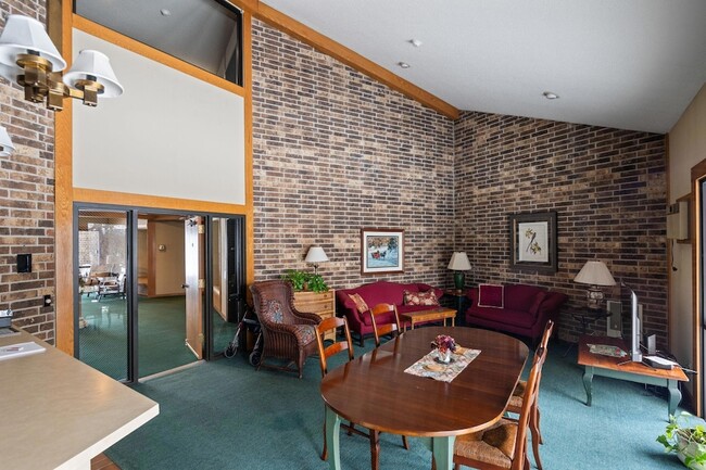 Building Photo - 7200 Cahill Rd