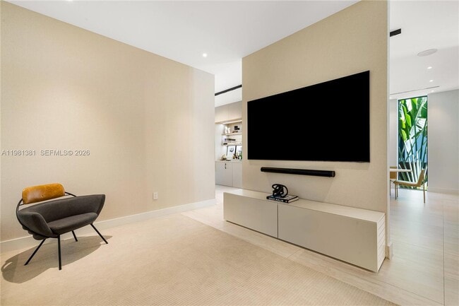 Building Photo - 707 NE 77th St