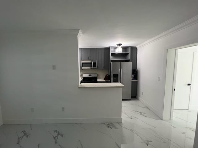 Building Photo - 4250 SW 67th Ave
