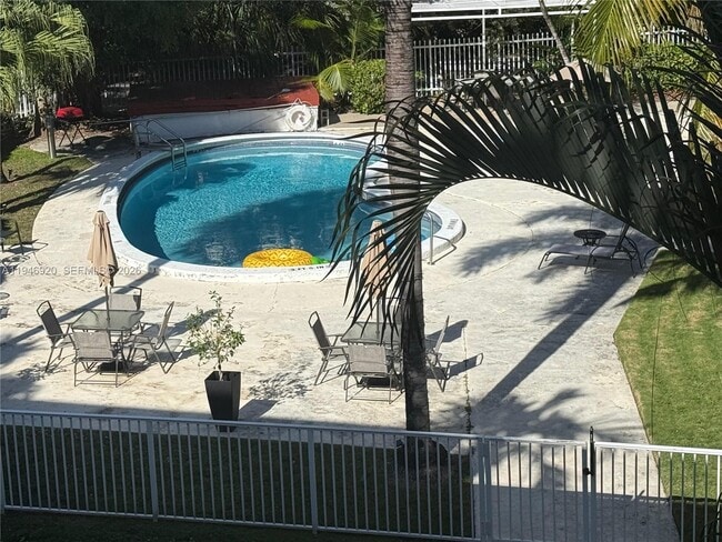 Building Photo - 1631 NE 114th St