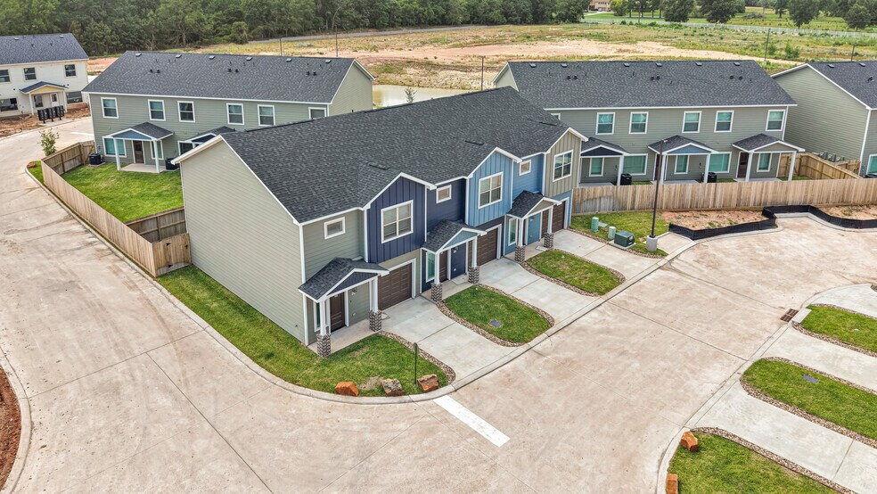 Building Photo - 14010 Longstreet Rd
