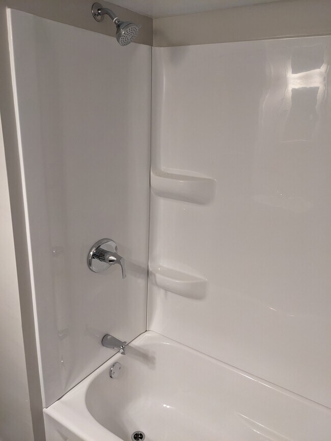 Building Photo - 832 Greenmount Blvd